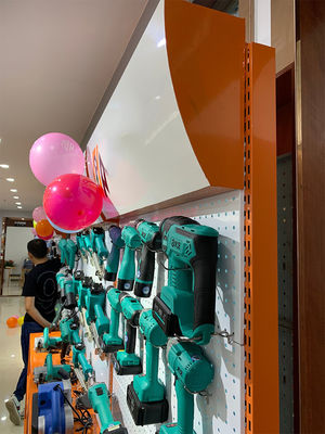 ύψος 930mm 2000mm ράφι επίδειξης Pegboard πλάτους για την ηλεκτρονική